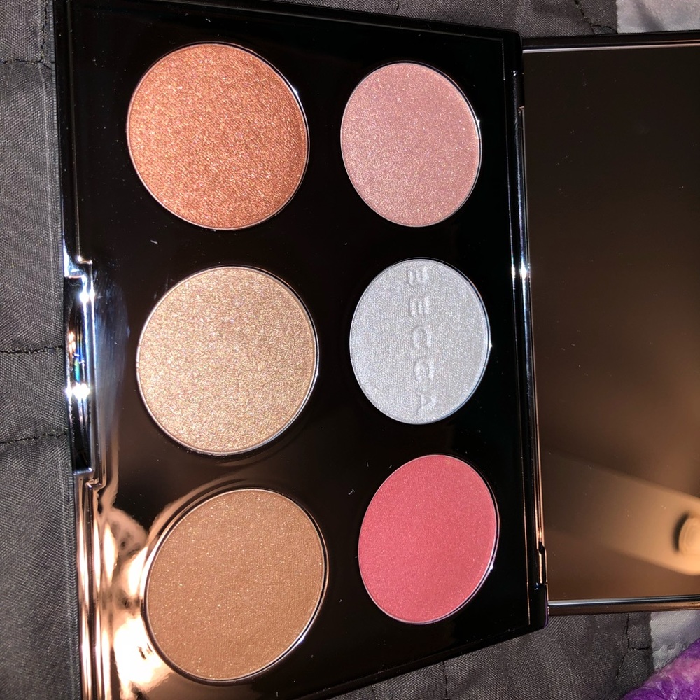 Becca highlight palette